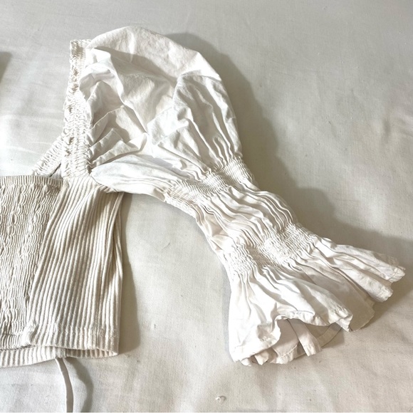 Urban Outfitters white crop top puff sleeves V neck shirred back XS renaissance - Picture 9 of 9